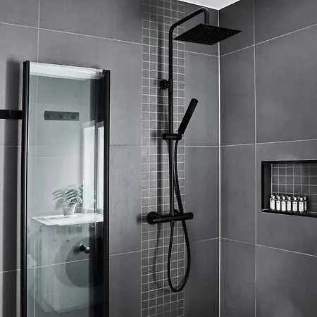 Hatty's Habitat By Staysville Apart Otel 4*